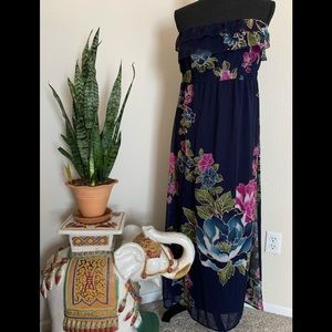 Hawaiian strapless muʻumuʻu (dress). 🏝🐠🦋